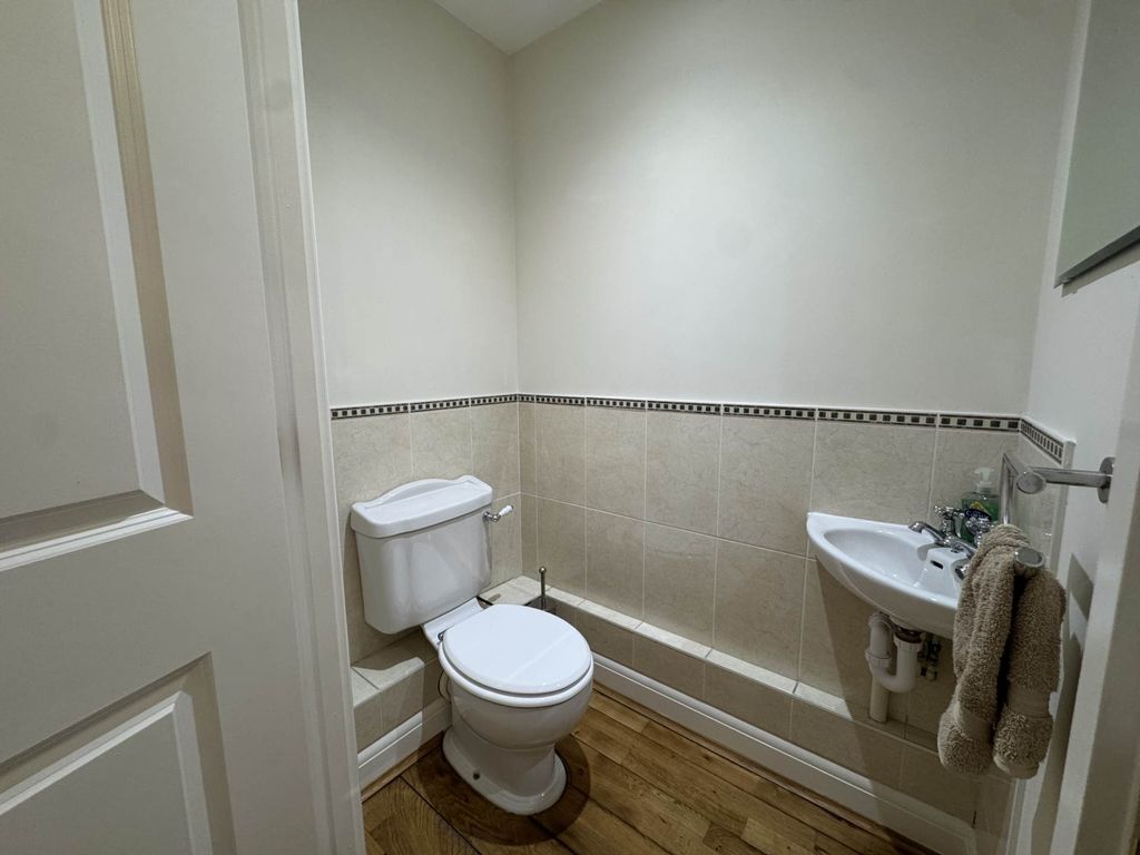 Property photo 3 of 11