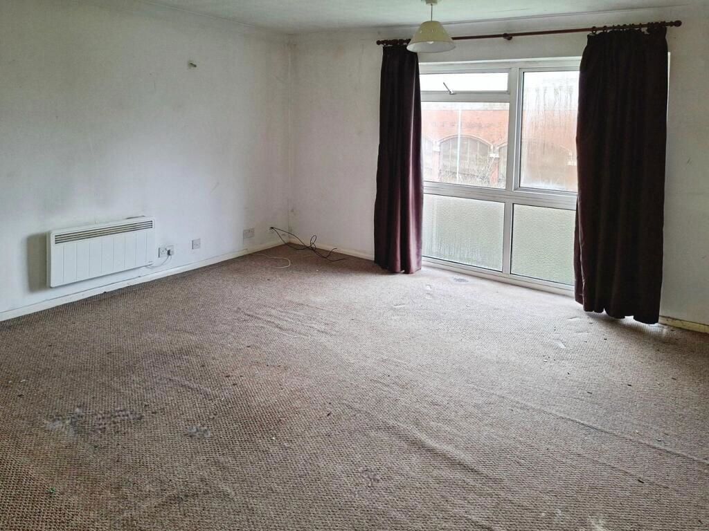 Property photo 2 of 6