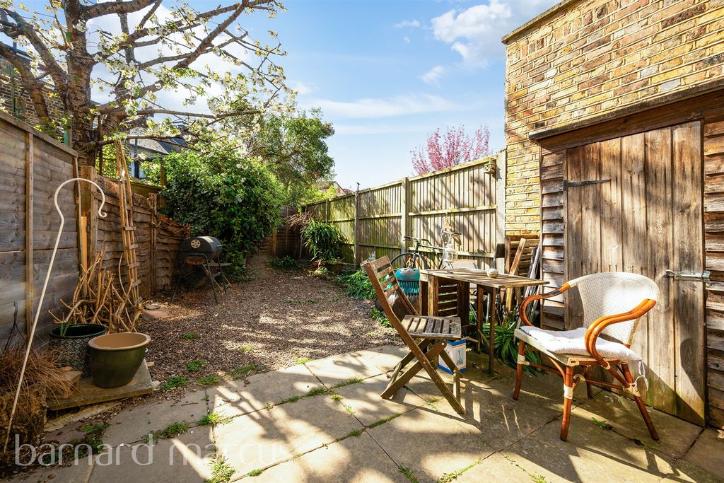 Property photo 3 of 12