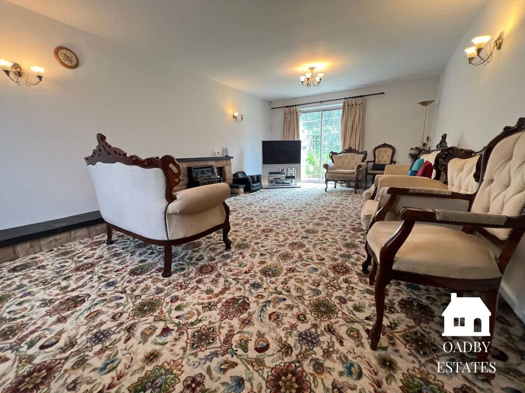 Property photo 3 of 13 Photo 4