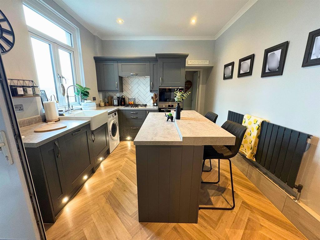 Property photo 1 of 41 Kitchen