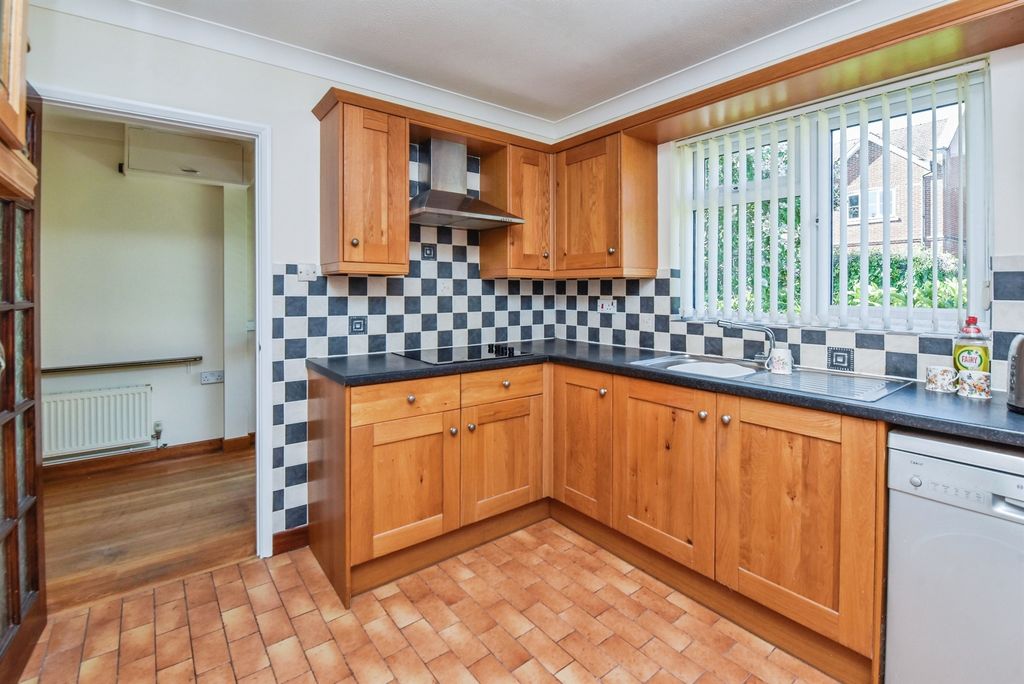 Property photo 2 of 17