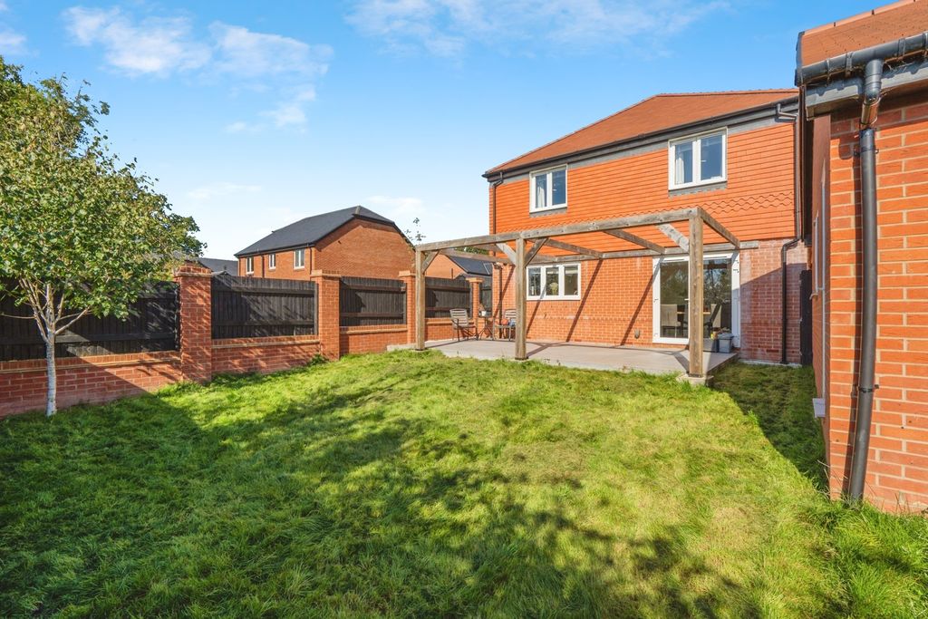 Property photo 2 of 16 Photo