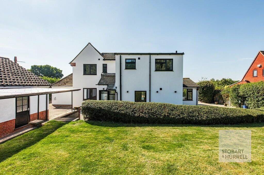 Property photo 3 of 32 Rear