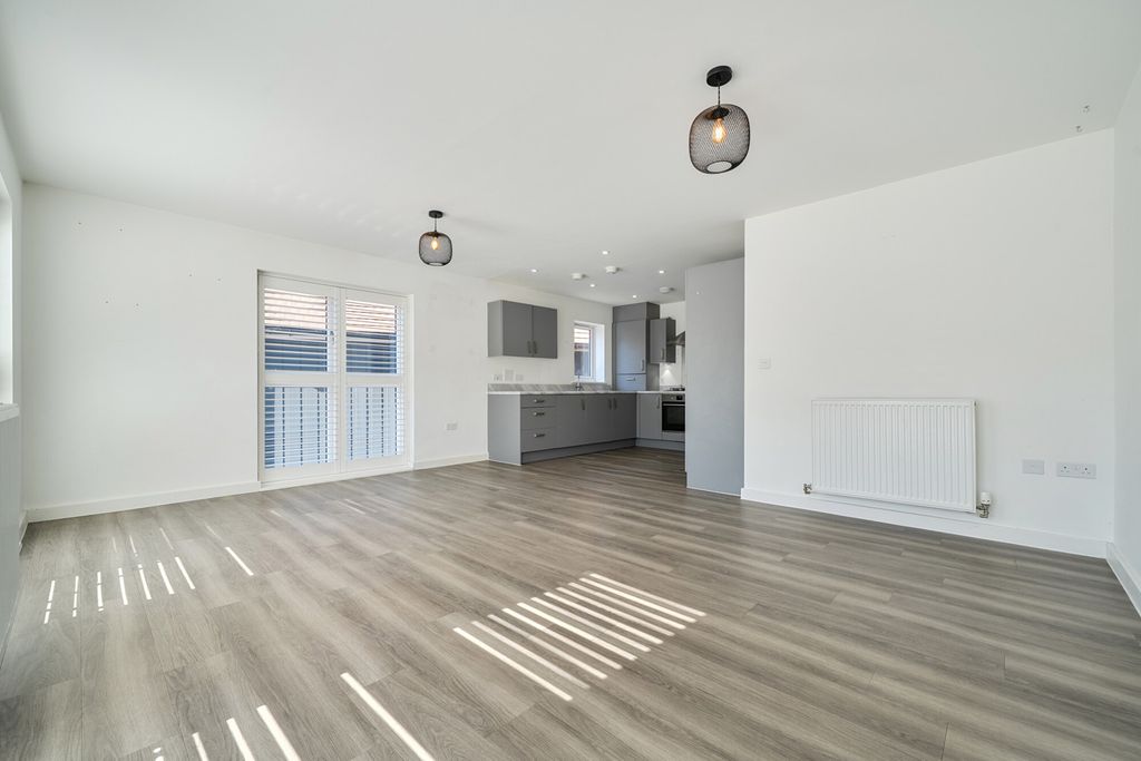Property photo 3 of 20 1487394-16-6A468E...