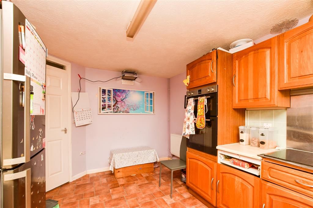 Property photo 3 of 17 Kitchen/Breakfast Room
