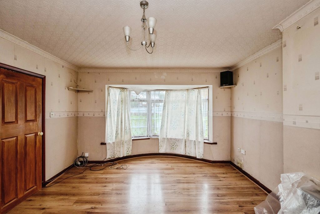 Property photo 2 of 21 Pbox-Img.Jpg