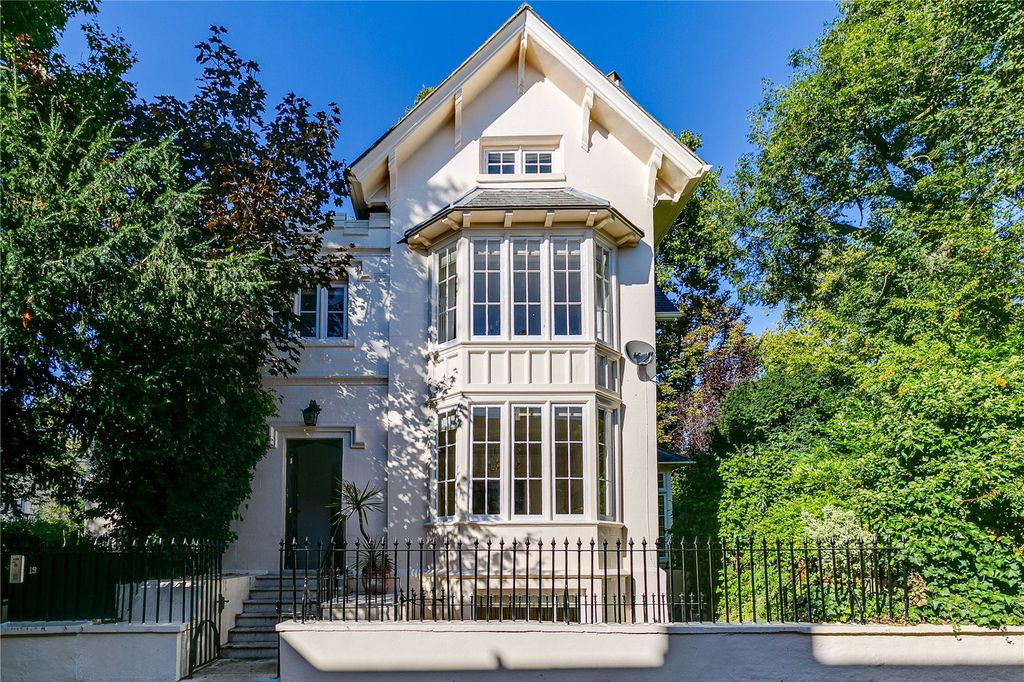 Property photo 1 of 23