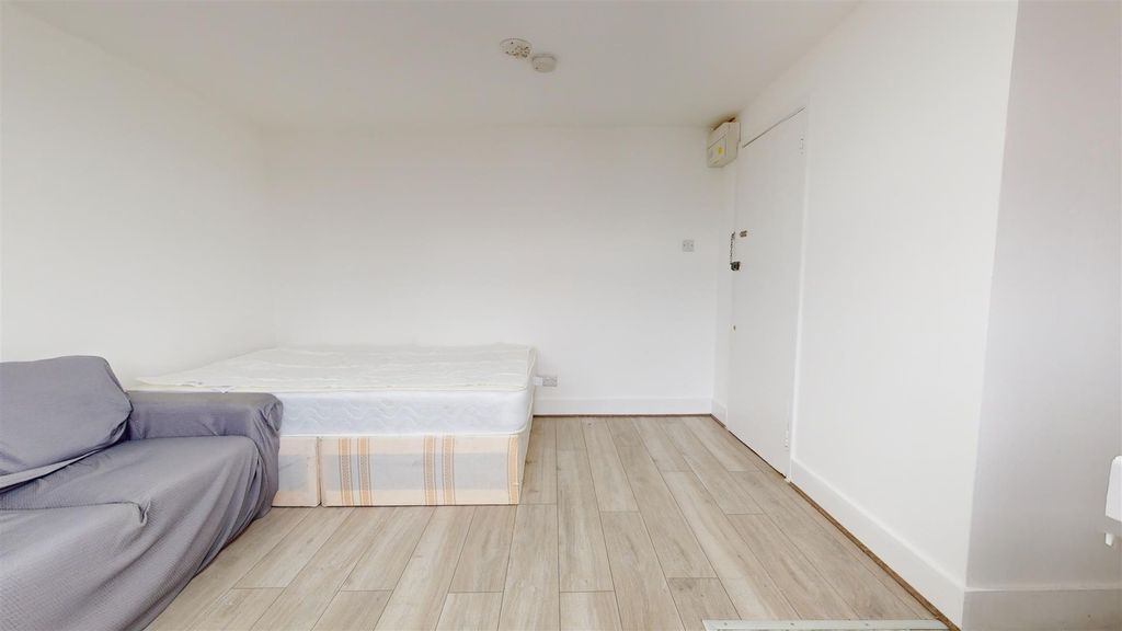 Property photo 2 of 6 Lancaster-Road-09192023_151542.Jpg