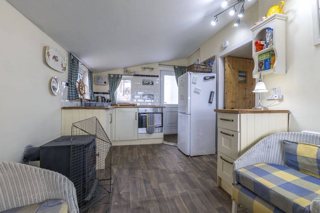 Property photo 3 of 32