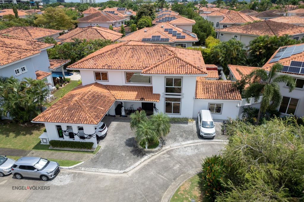 Property photo 1 of 33