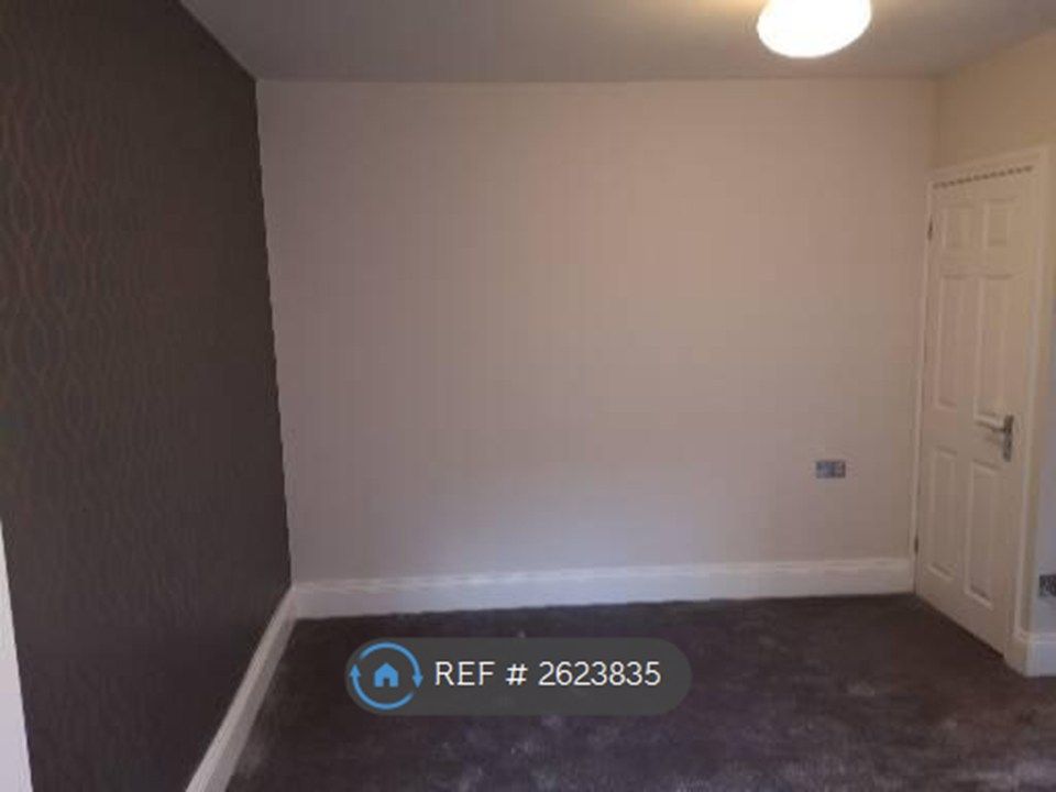 Property photo 2 of 7 Living Room