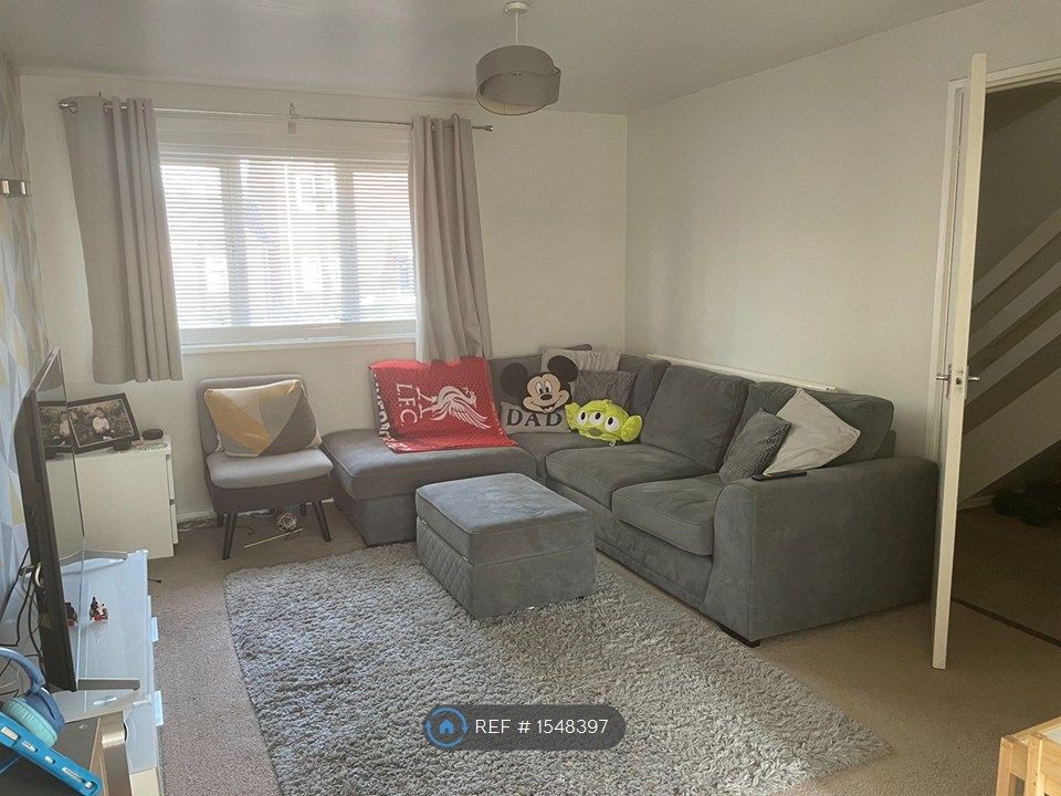 Property photo 3 of 11 Lounge