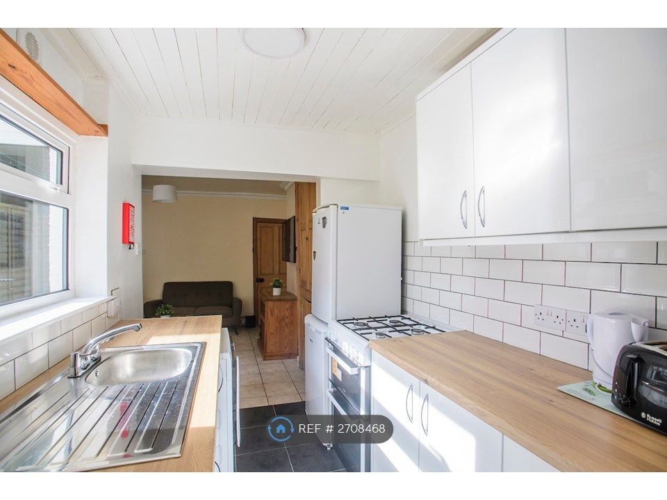 Property photo 3 of 11