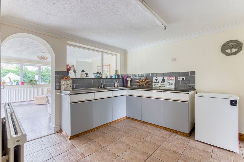 Property photo 3 of 22