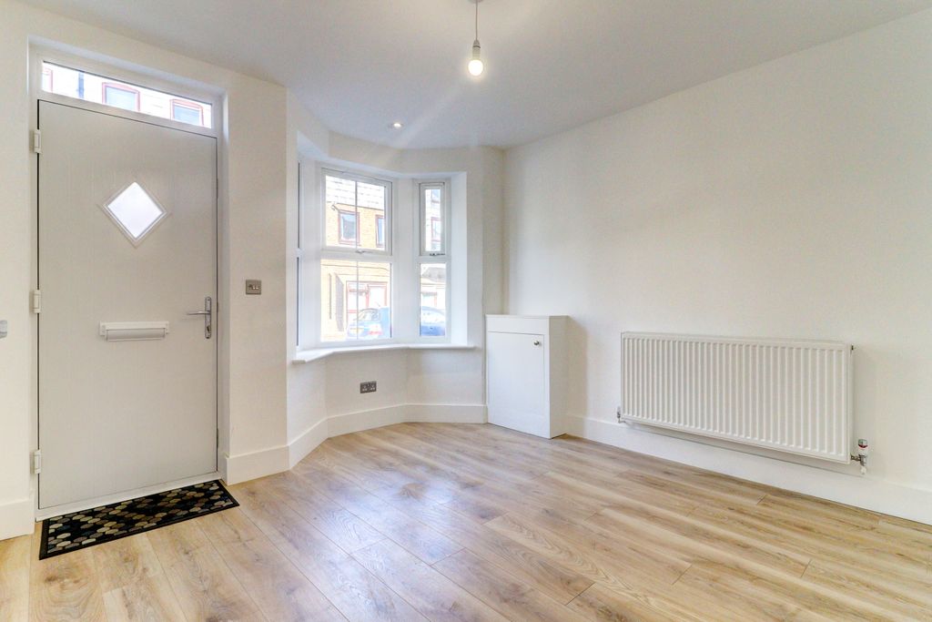Property photo 2 of 12 Picture No. 09