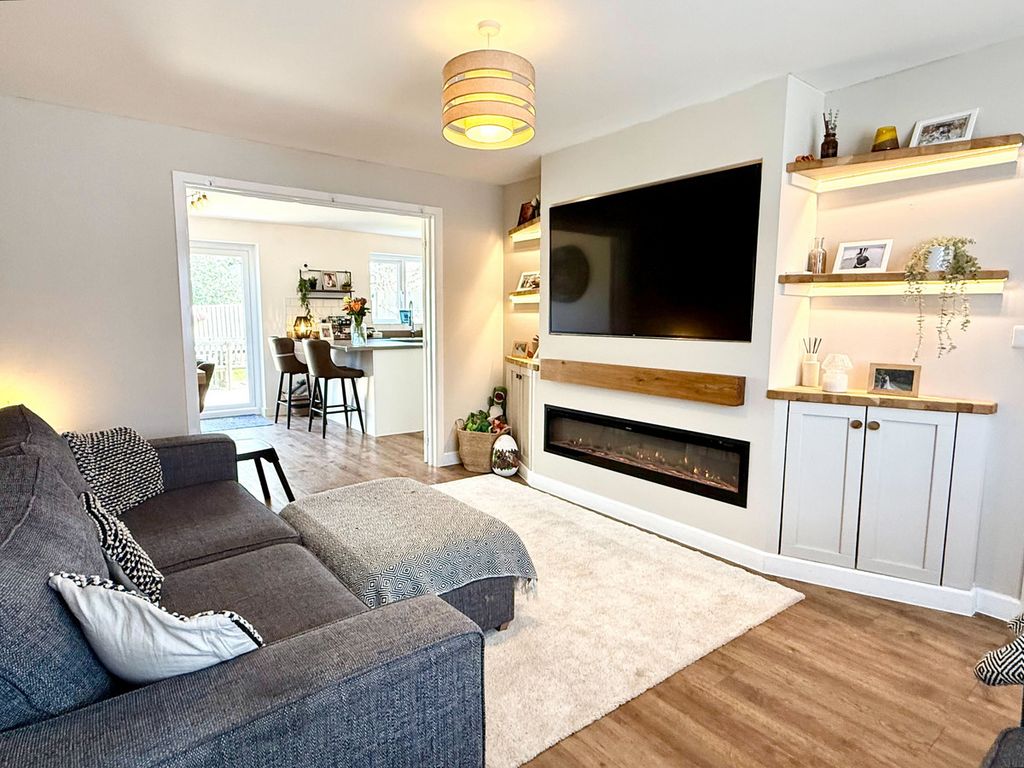 Property photo 3 of 27