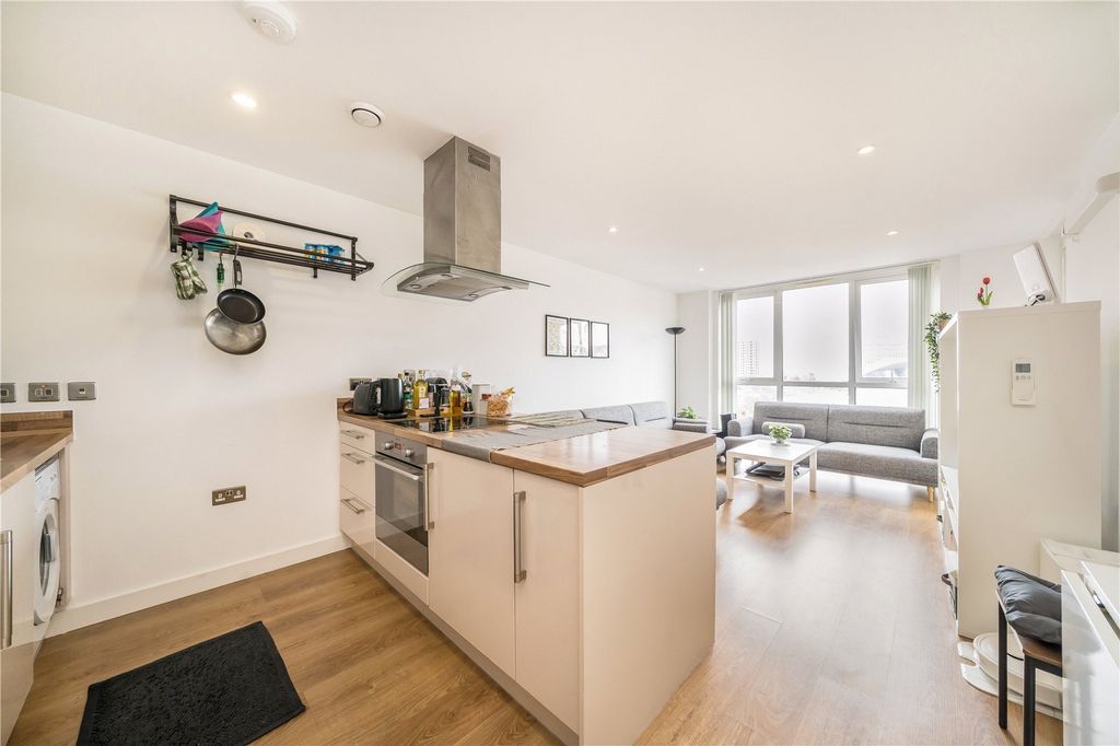 Property photo 3 of 9 Open Plan Living