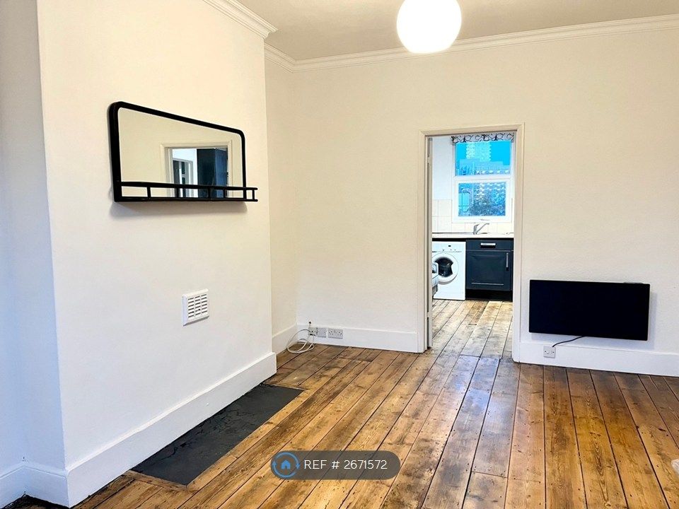 Property photo 3 of 8 Bedroom 2