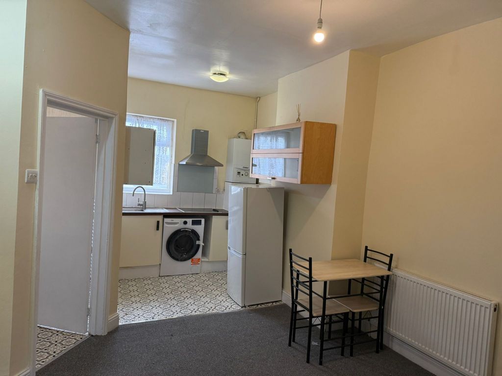 Property photo 2 of 8 Gallery