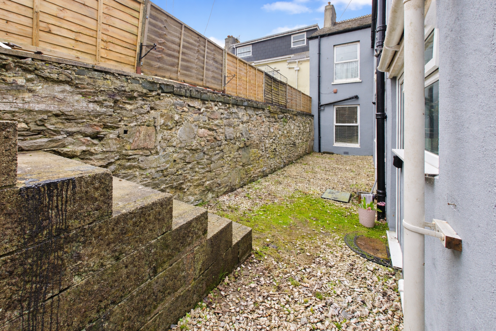 Property photo 2 of 32