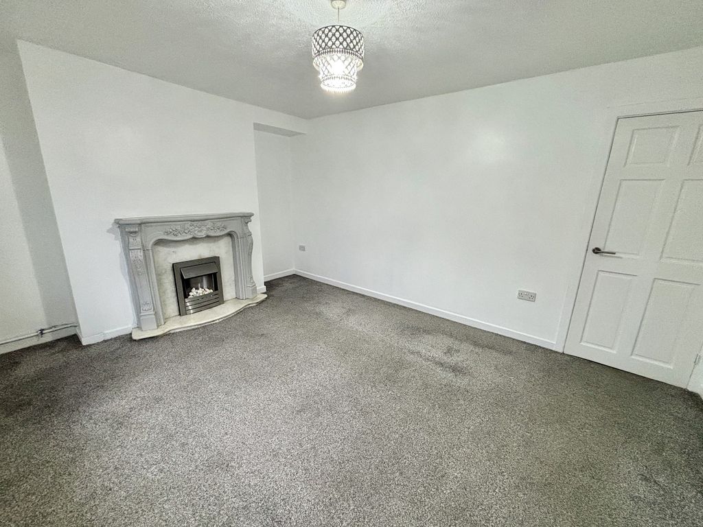 Property photo 2 of 15 Lounge