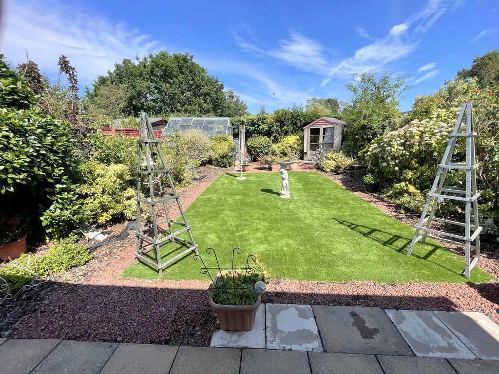 Property photo 2 of 20 Beacon Way