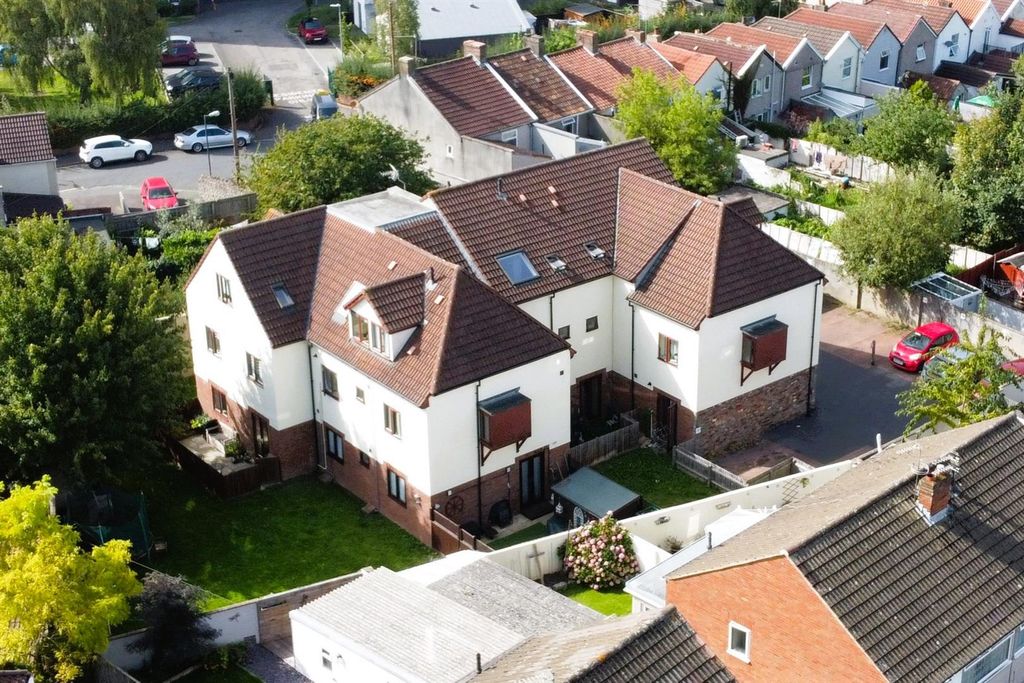 Property photo 2 of 17 27 Rock House, Bethel Road St George, Bristol, Bs5