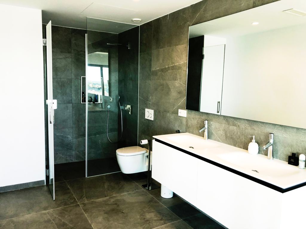 Property photo 3 of 55