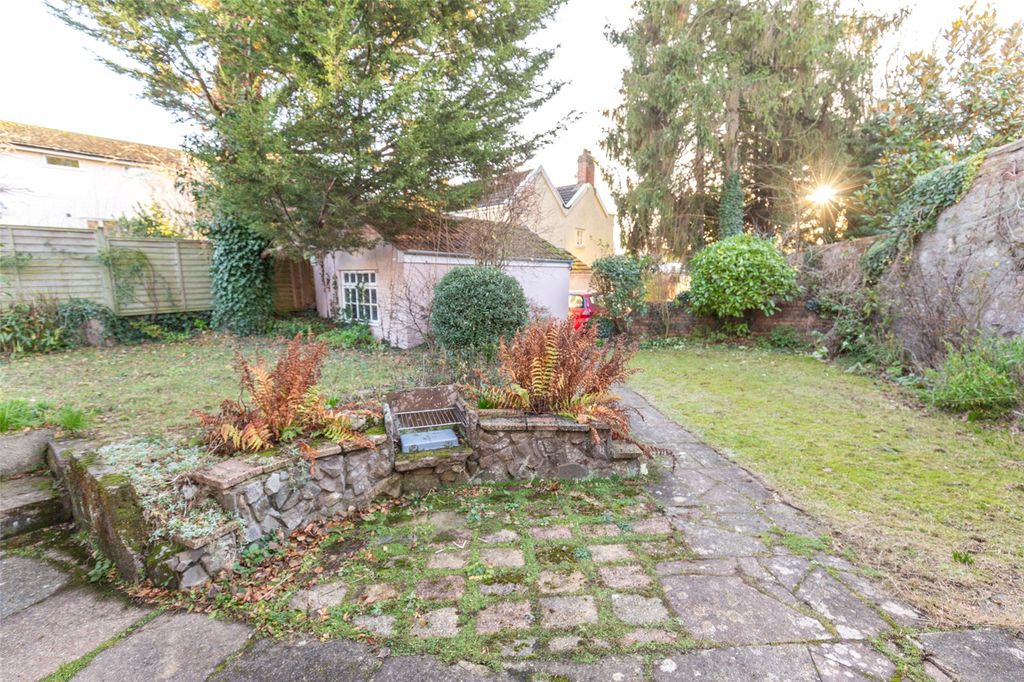 Property photo 2 of 14 Picture No. 18