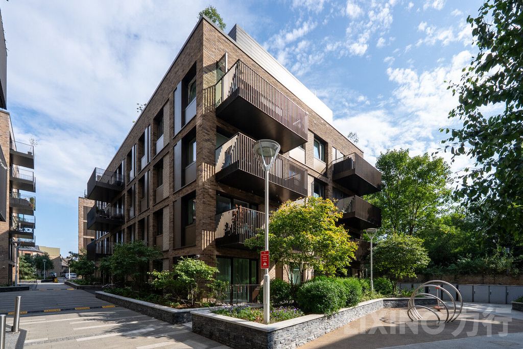 Property photo 2 of 12