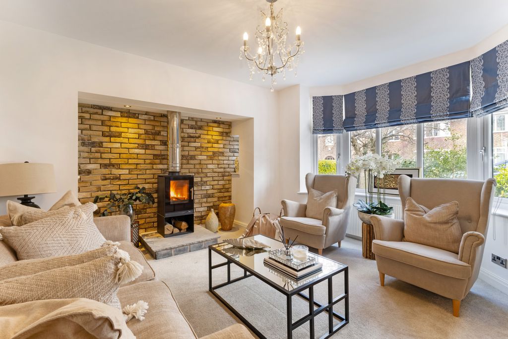 Property photo 3 of 19 Sitting Room