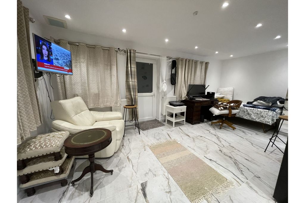 Additional image 8 of 6 bed end terrace house for saleWhitton Avenue West, Greenford UB6