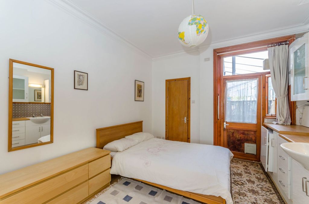 Property photo 3 of 5