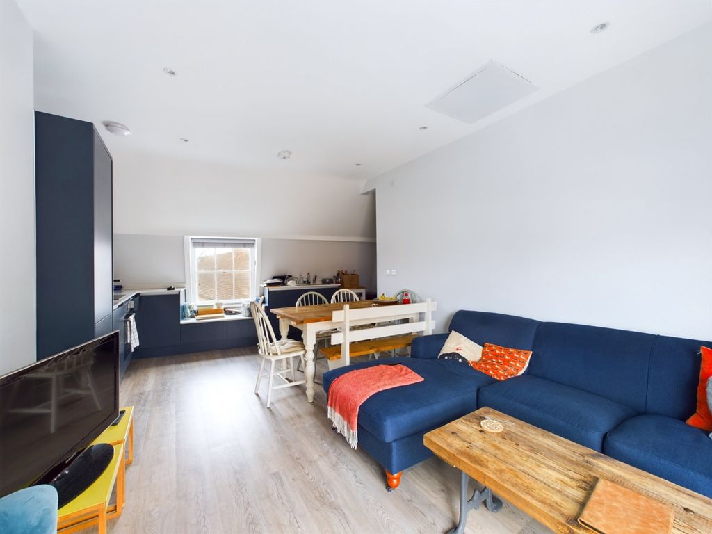 Property photo 3 of 7 30003231-Hr-3