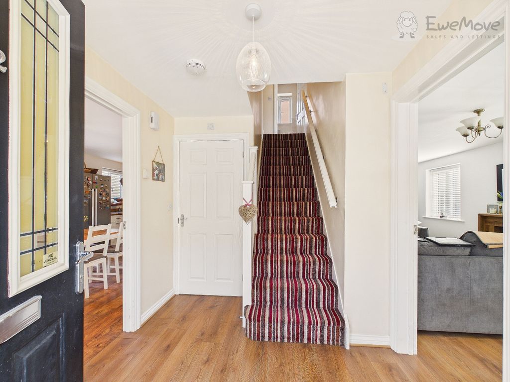 Property photo 2 of 16 Ewemove South Molton- 62 Ash Drive