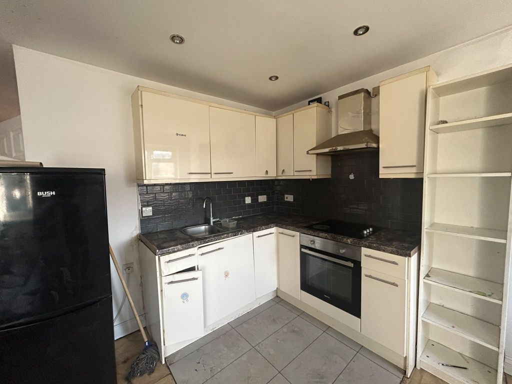 Property photo 1 of 6 2 Bed Flat To Rent Western Road, Southall Ub2