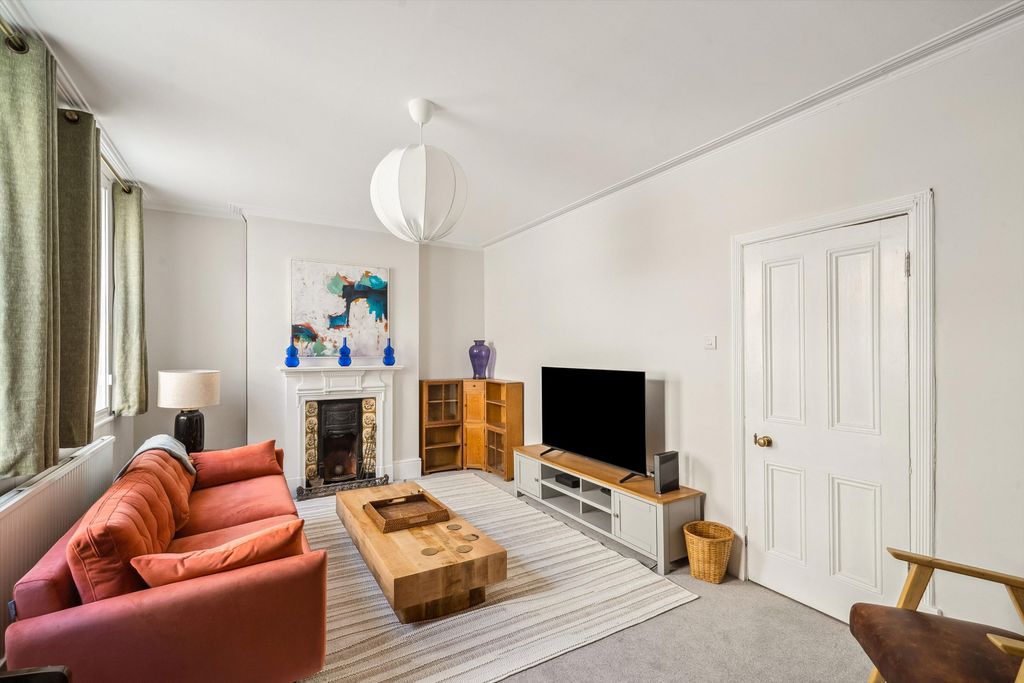 Property photo 1 of 13 Image