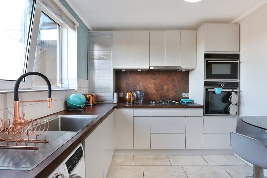 Property photo 2 of 12 Ach_7446.Jpg