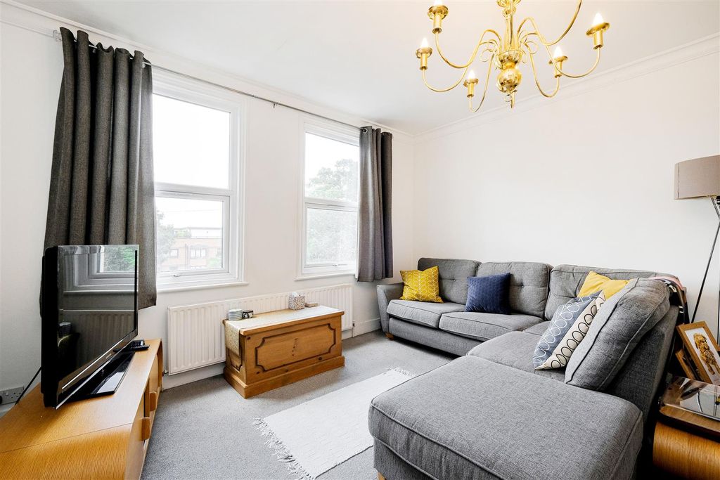 Property photo 2 of 15 Epping New Road-6.Jpg