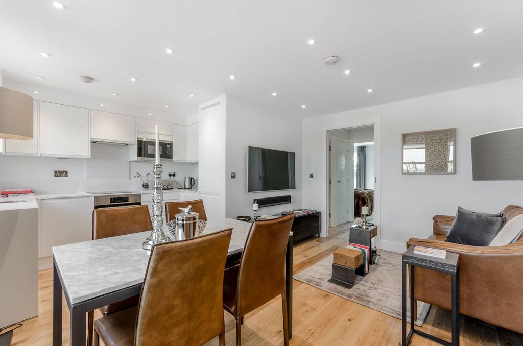 Property photo 1 of 8