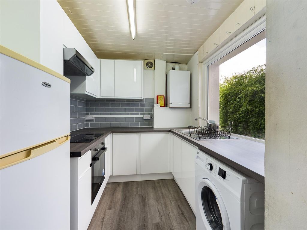 Property photo 3 of 13 Cam00771P1-Pr0164-Still09.Jpg