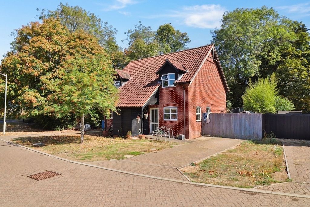 Property photo 1 of 9