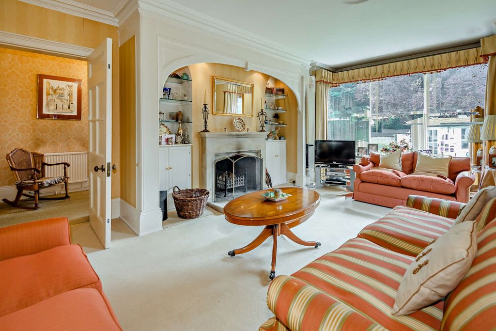 Property photo 2 of 17 Drawing Room