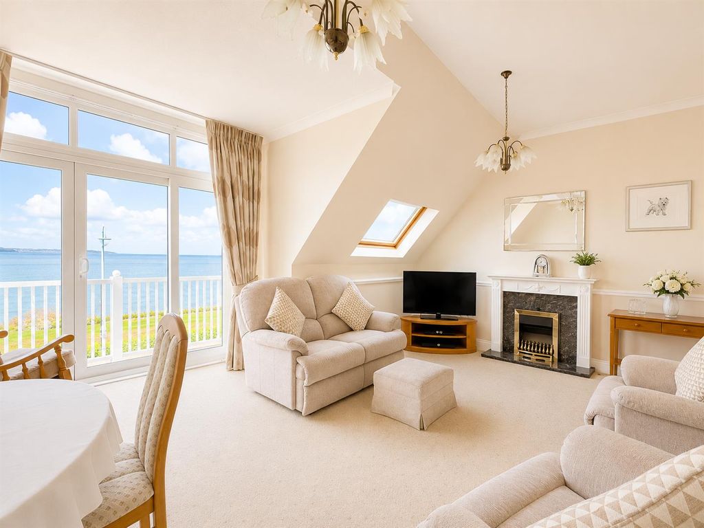Property photo 2 of 14 5c2F1825-9A97-4644-B171-8Cde8Adb1341.Png