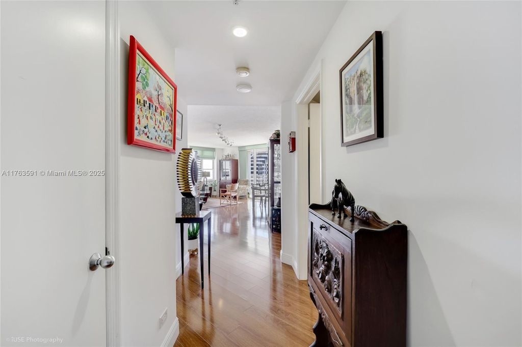 Property photo 2 of 30 <Alttext/>