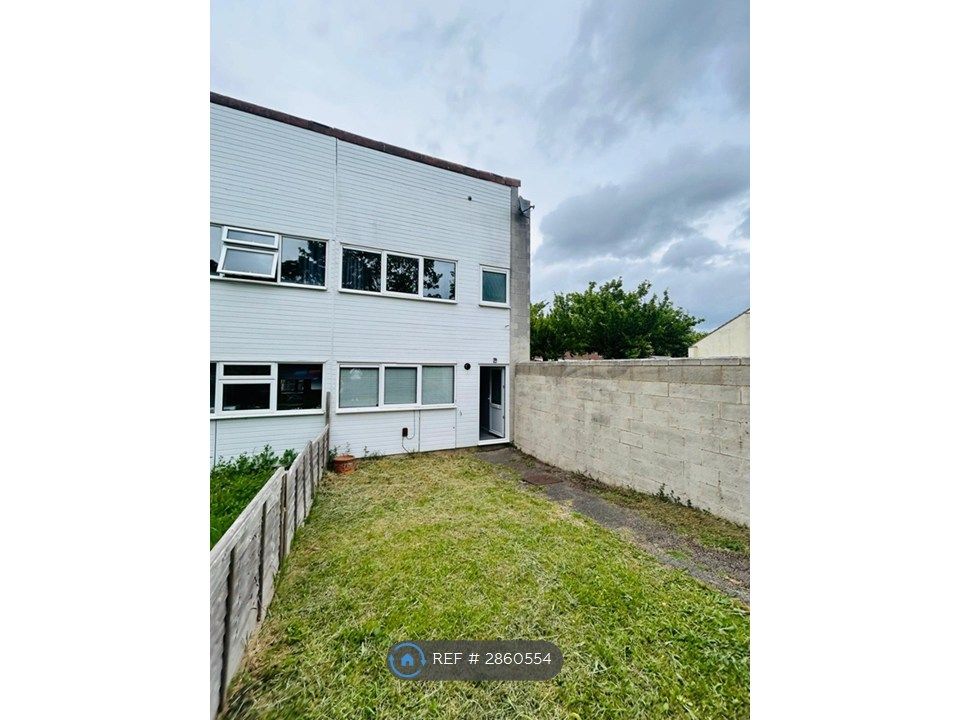 Property photo 1 of 15 Front Of House / Garden