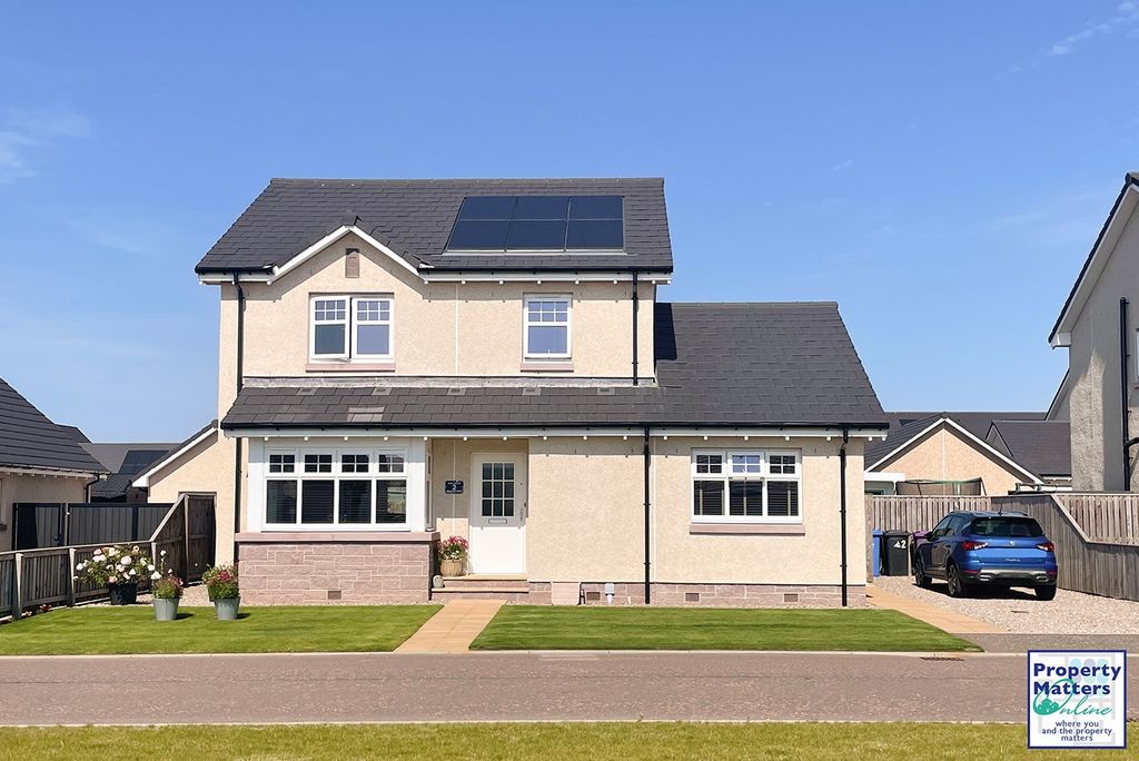 Property photo 1 of 25 4 Bedroom Detached Villa