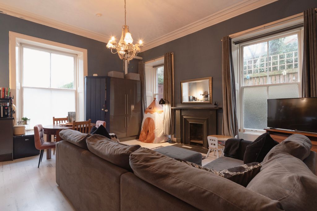 Property photo 3 of 18 Kitchen Diner