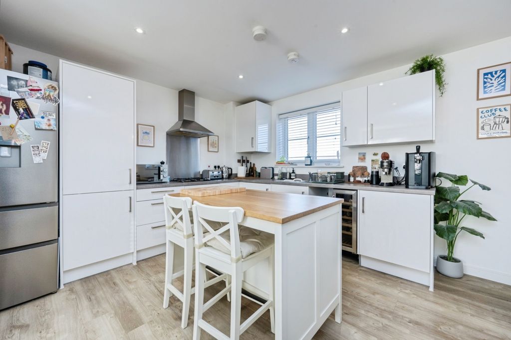 Property photo 3 of 20 Pbox-Img.Jpg